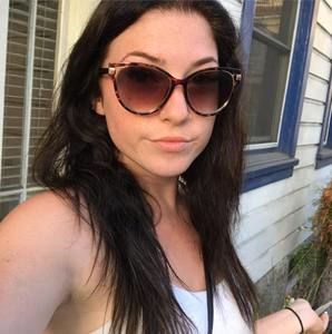 Meet your Posher, Michaela